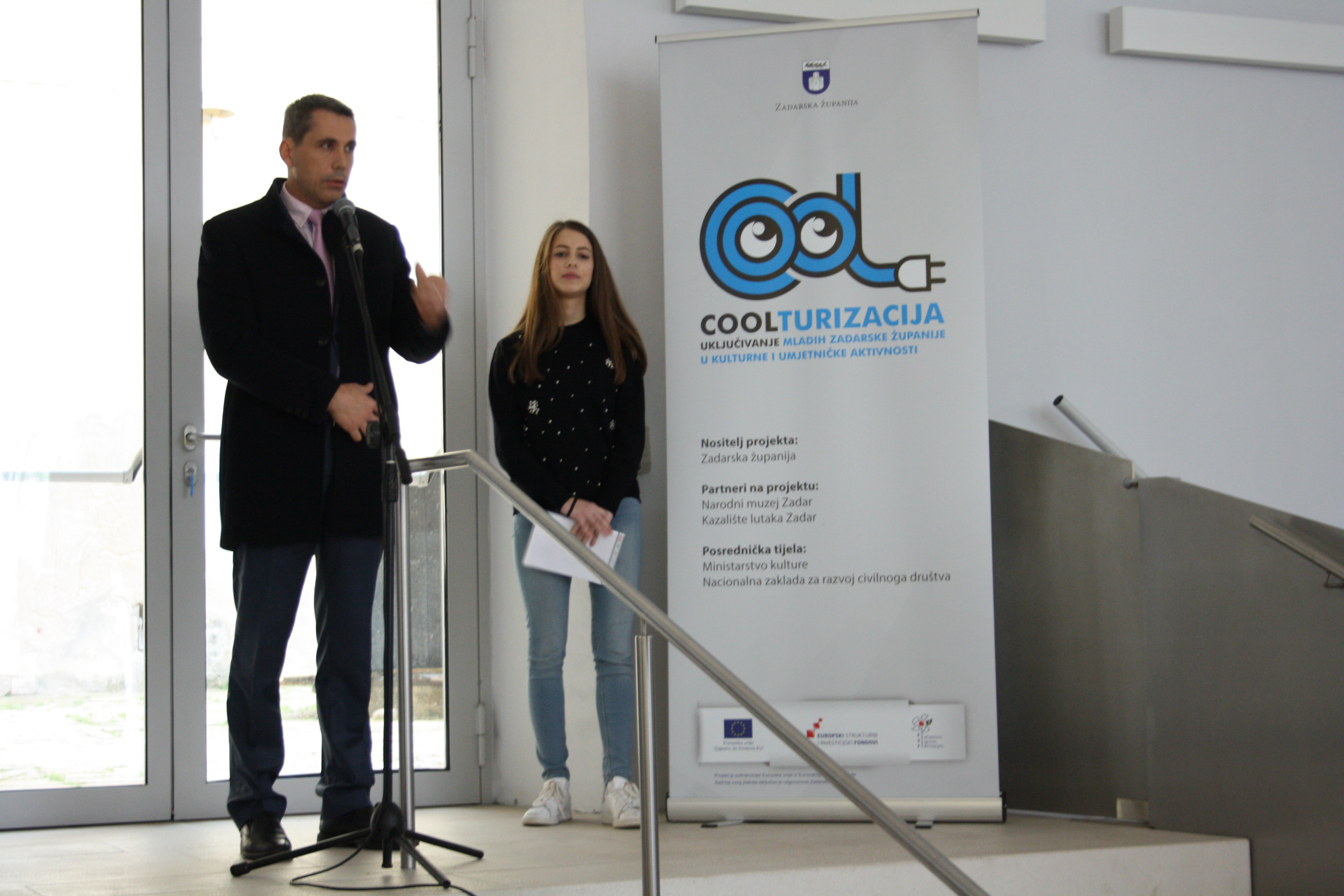 COOLturizacija - IZLOŽBA UMJETNIČKIH DJELA UČENIKA SREDNJE ŠKOLE OBROVAC