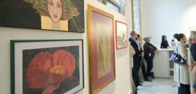 IzložbA  -Umjetnička sinergija na poštanskim markama i likovnim djelima-